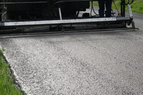 Coalville LE67 <b>Surface Dressing</b> - Nationwide Coverage